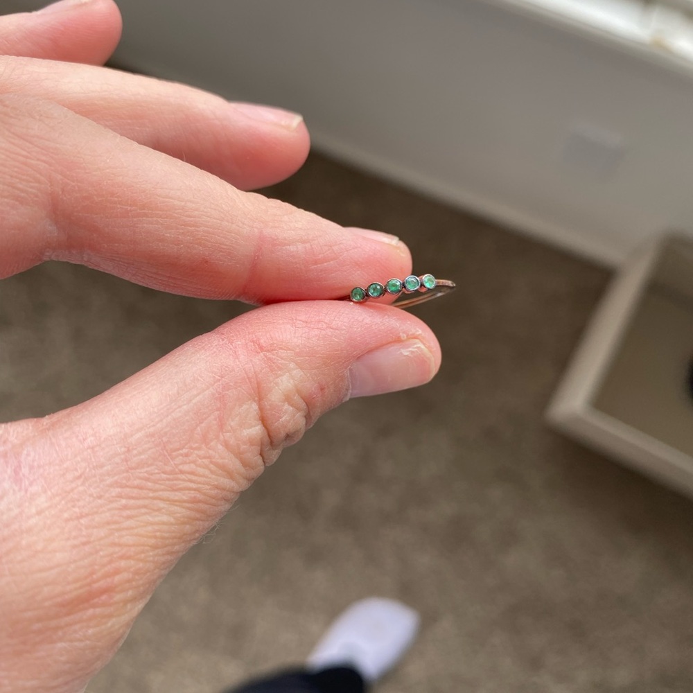 Emerald stone ring